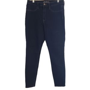 Wild Fable Size 14 Skinny Jean. Dark wash.